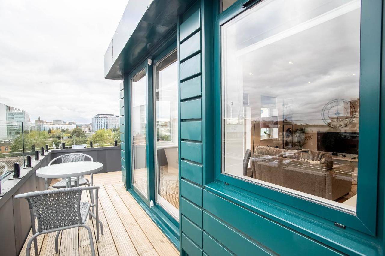 Ferienwohnung Two Bed Flat With Wrap Around Terrace Near Legoland, Windsor, Tube Station Slough Exterior foto