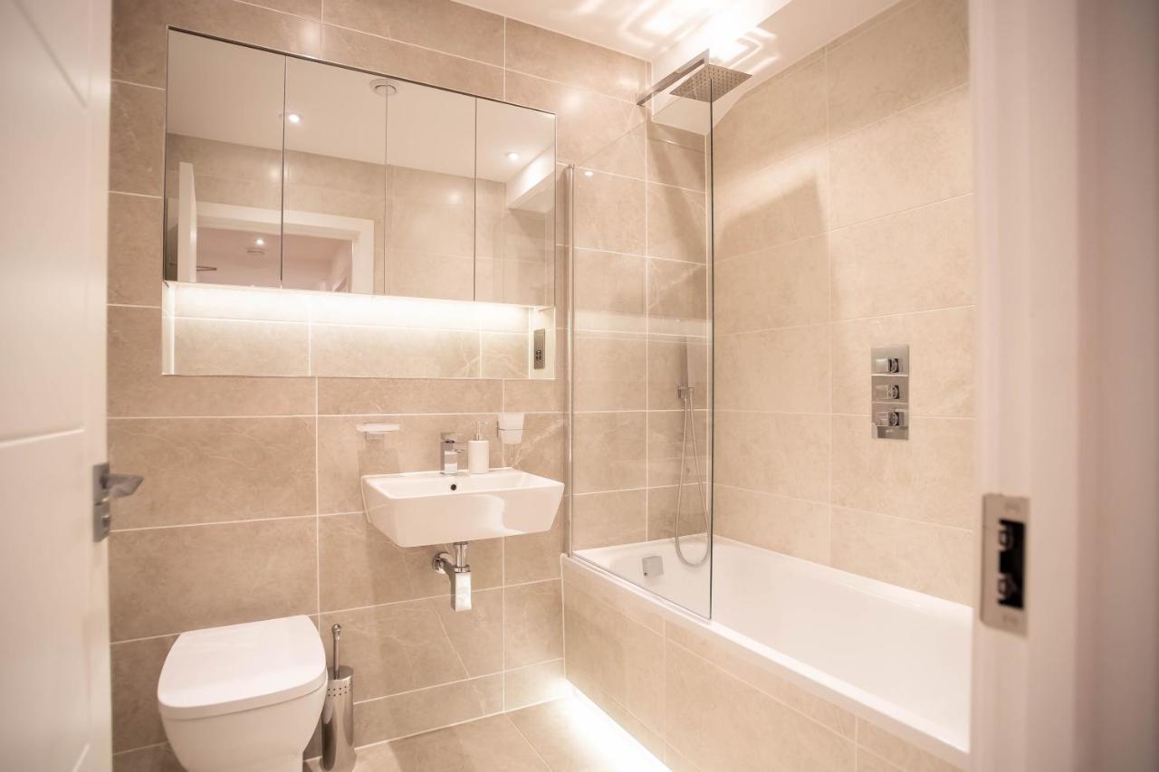 Ferienwohnung Two Bed Flat With Wrap Around Terrace Near Legoland, Windsor, Tube Station Slough Exterior foto